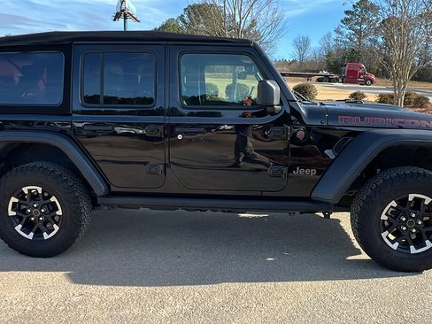 Used 2024 Jeep Wrangler Unlimited Rubicon w/ Convenience Group image 7