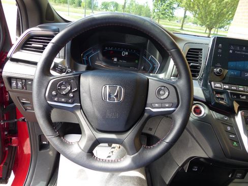 Used 2023 Honda Odyssey Sport image 26
