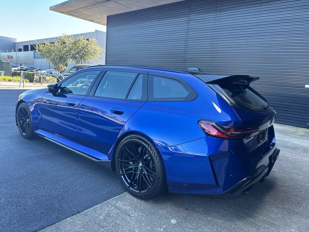 Used 2026 BMW M5 Touring AWD/4WD image 3