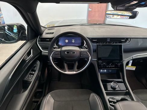 New 2025 Jeep Grand Cherokee Altitude image 42