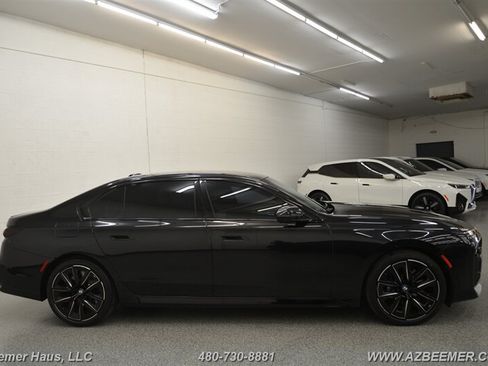 Used 2023 BMW 760i xDrive w/ Luxury Rear Seating Package AWD/4WD image 7