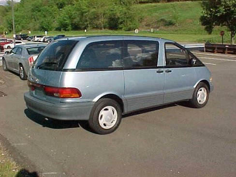 Used 1991 Toyota Previa LE RWD image 6