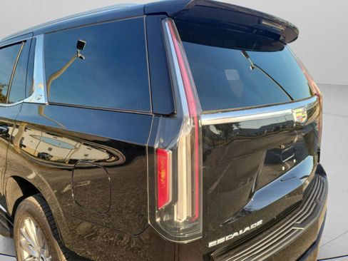 Used 2021 Cadillac Escalade Premium Luxury w/ Performance Package image 2