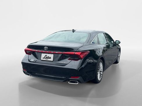 Used 2019 Toyota Avalon Limited w/ Advanced Safety Package FWD image 4