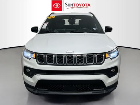 Used 2024 Jeep Compass Latitude AWD/4WD image 10