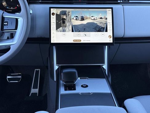 New 2025 Land Rover Range Rover SV image 18