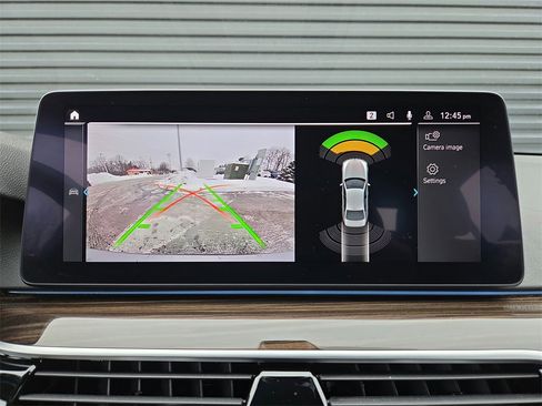 Used 2023 BMW 530e xDrive image 12