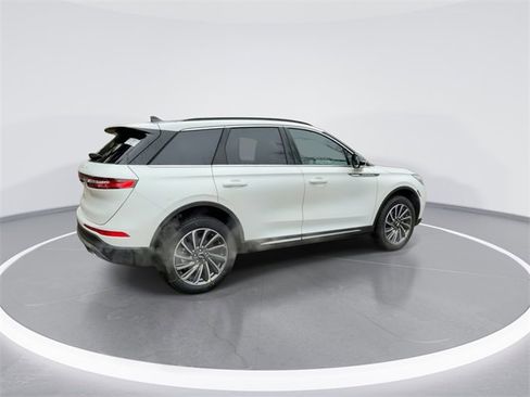 New 2026 Lincoln Corsair Reserve image 9