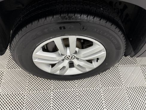 Used 2016 Volkswagen Tiguan S image 24