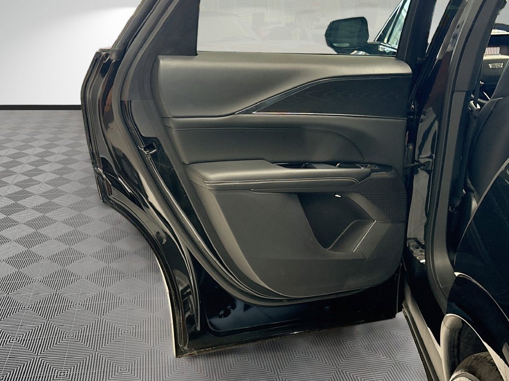 Used 2024 Cadillac Lyriq Luxury AWD/4WD image 25