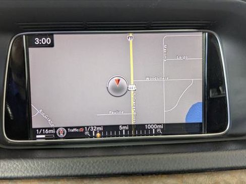 Used 2016 Mercedes-Benz E 350 Sedan w/ Premium Package image 32