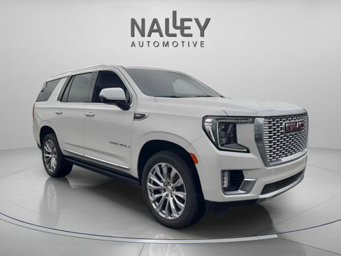 Used 2021 GMC Yukon Denali w/ Denali Premium Package image 7