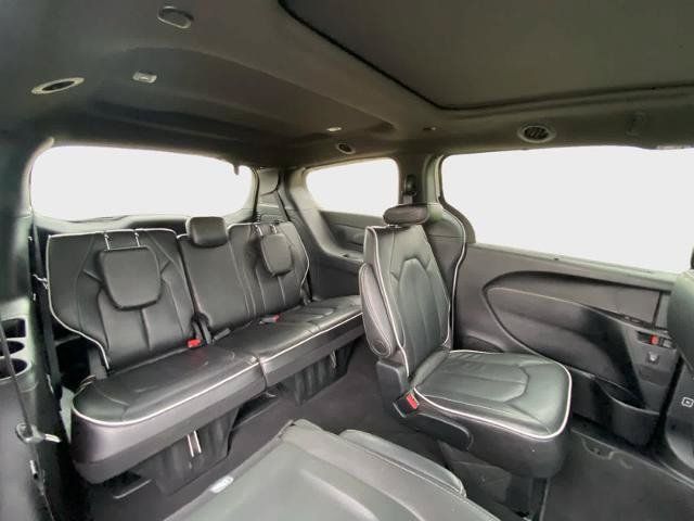Used 2026 Chrysler Pacifica Limited FWD image 16