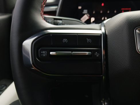 Used 2024 GMC Canyon AT4X w/ AT4X AEV Edition image 17