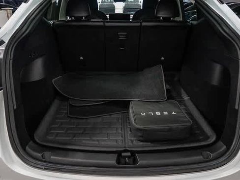 Used 2021 Tesla Model Y Long Range image 28