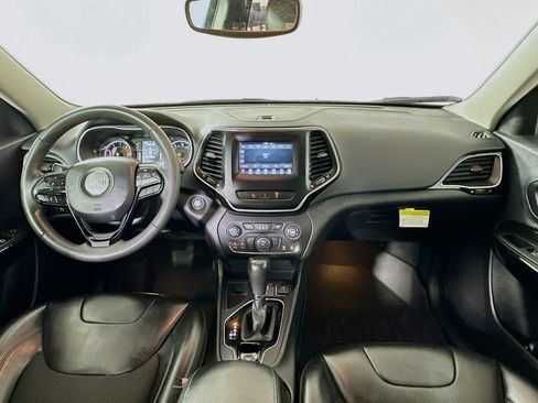 Used 2021 Jeep Cherokee Latitude Plus FWD image 3