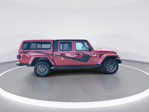 Used 2020 Jeep Gladiator Overland image 9