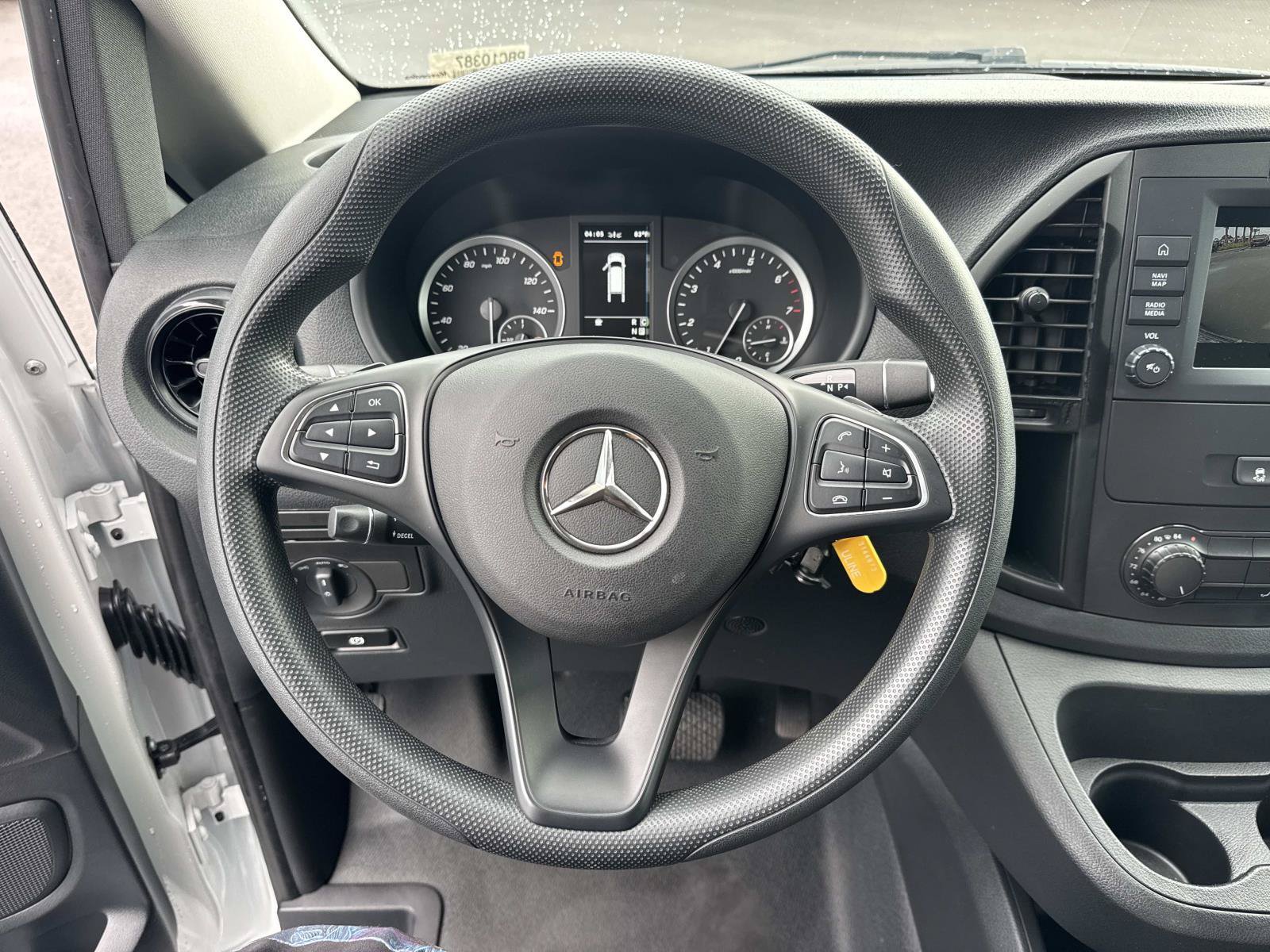 Used 2023 Mercedes-Benz Metris image 25