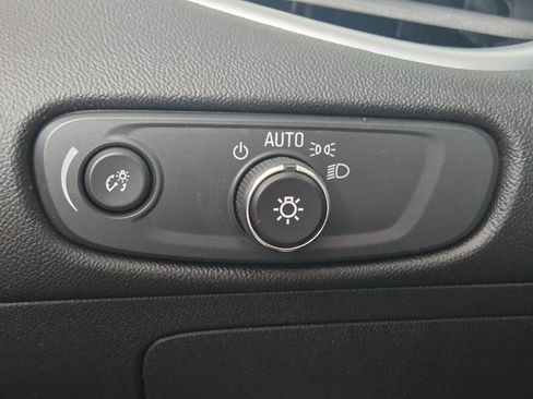 Used 2024 Chevrolet Malibu LT image 35