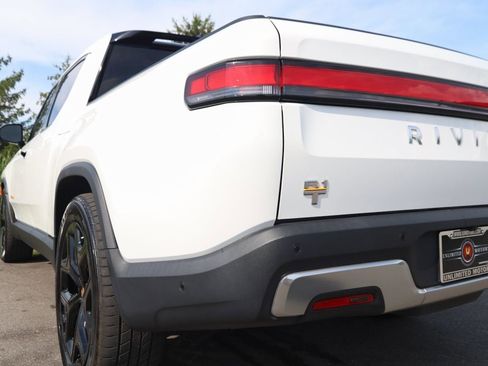 Used 2022 Rivian R1T Adventure image 30