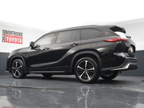 Used 2022 Toyota Highlander XSE AWD/4WD image 31