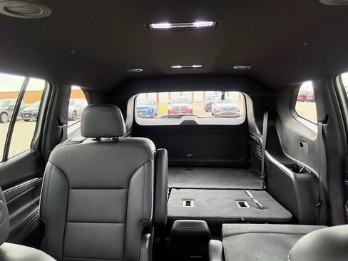 Used 2025 Buick Enclave Preferred AWD/4WD image 28