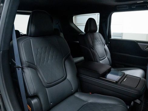 Used 2025 INFINITI QX80 Autograph w/ Autograph Exterior Package image 28