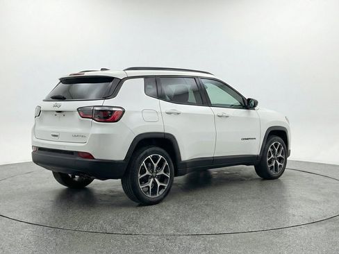 Used 2025 Jeep Compass Limited AWD/4WD image 9