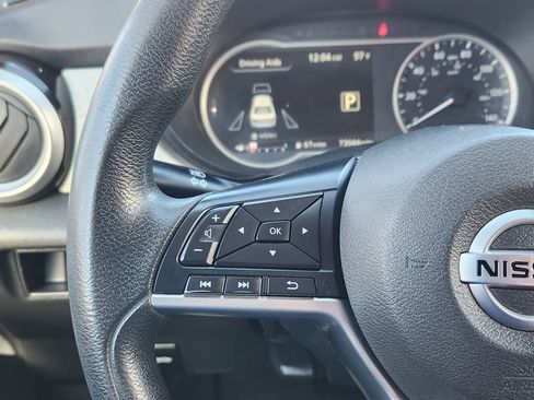 Used 2021 Nissan Versa SV image 27