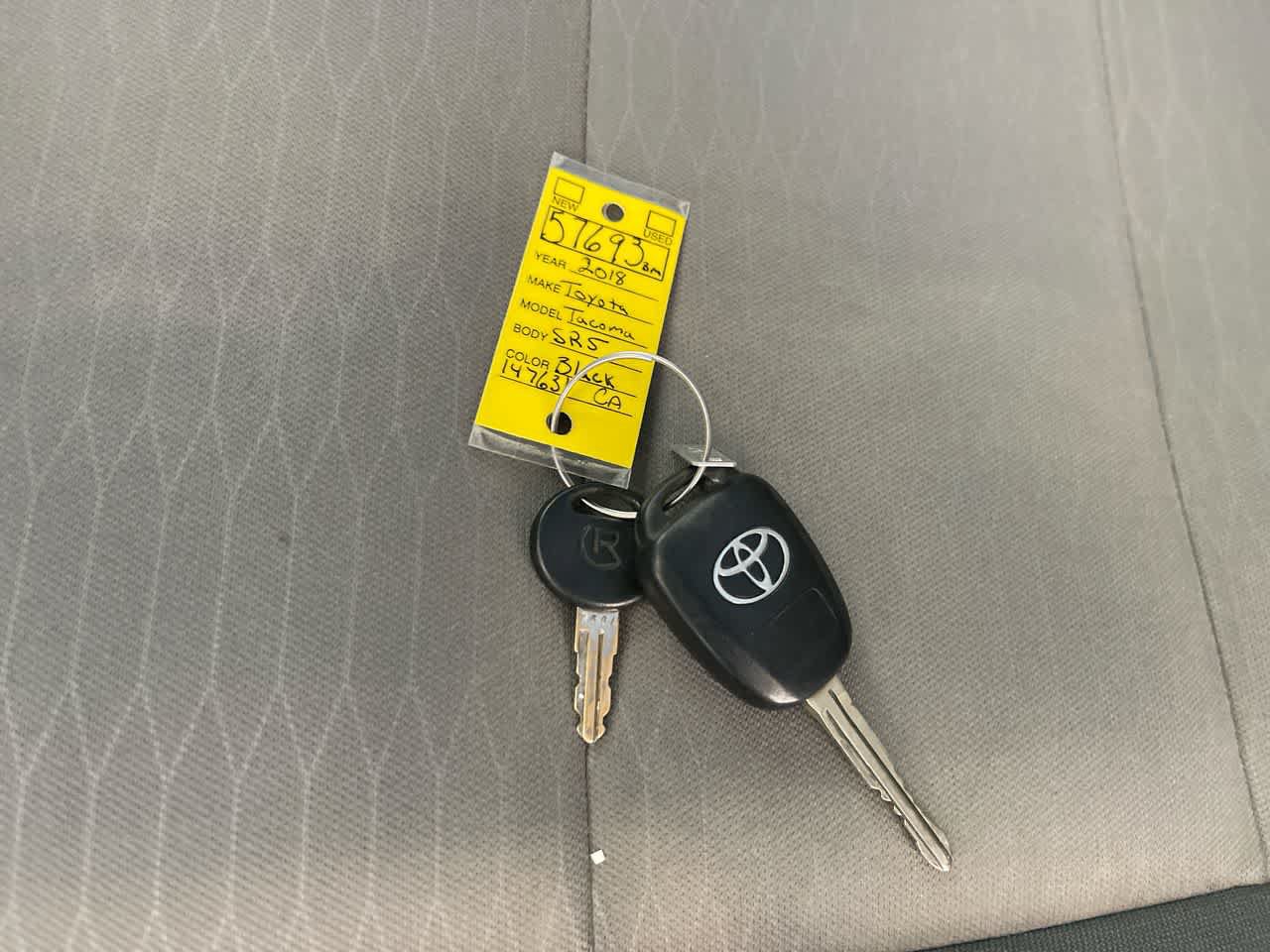 Used 2018 Toyota Tacoma SR5 AWD/4WD image 25