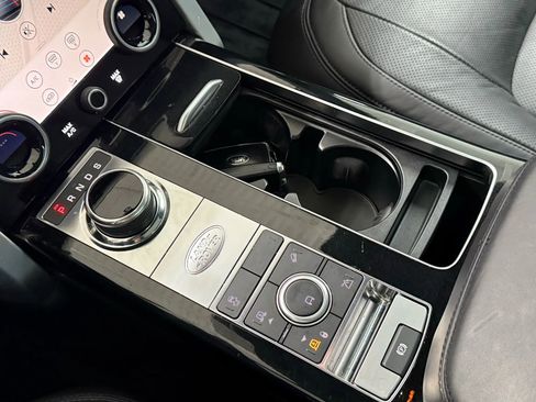 Used 2018 Land Rover Range Rover HSE image 26