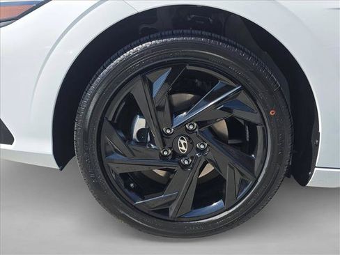 New 2026 Hyundai Elantra SEL Sport Premium FWD image 9