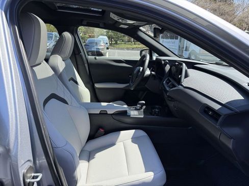 Used 2025 Lexus UX 300h AWD w/ Accessory Package (Z1) image 15