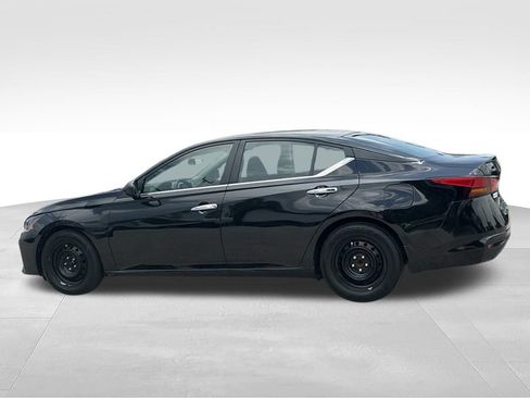 Used 2024 Nissan Altima 2.5 S FWD image 4