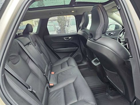 Used 2025 Volvo XC60 B5 Plus w/ Protection Package Premier image 14