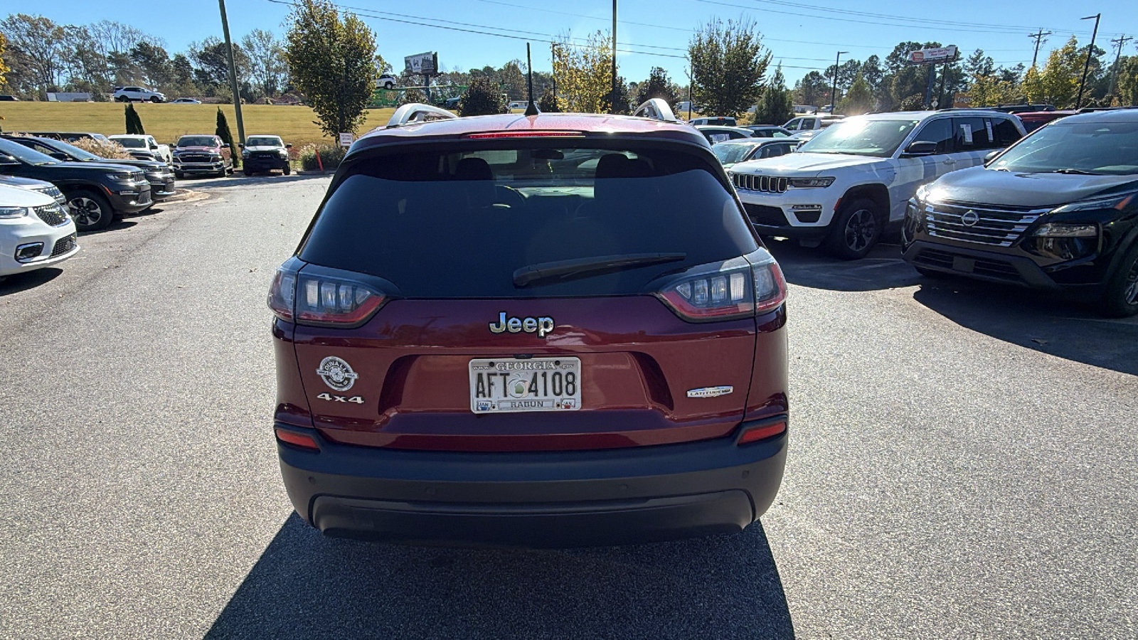 Used 2019 Jeep Cherokee Latitude Plus AWD/4WD image 9