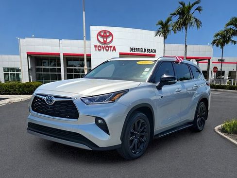 Used 2023 Toyota Highlander Platinum AWD/4WD image 2