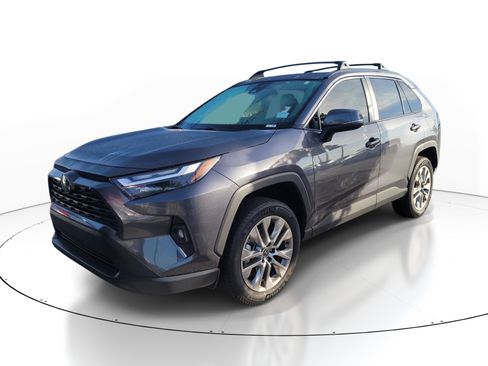 Used 2025 Toyota RAV4 XLE Premium image 2