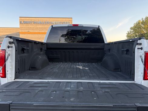 Used 2017 Ford F150 XLT w/ Equipment Group 302A Luxury AWD/4WD image 31