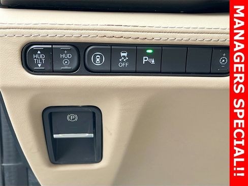 Used 2023 Acura MDX SH-AWD w/ Advance Package image 10