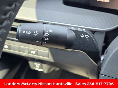 Used 2025 Nissan Murano SV AWD/4WD image 26