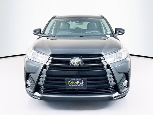 Used 2017 Toyota Highlander SE AWD/4WD image 2