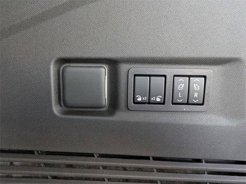 New 2026 Chevrolet Suburban Premier image 33