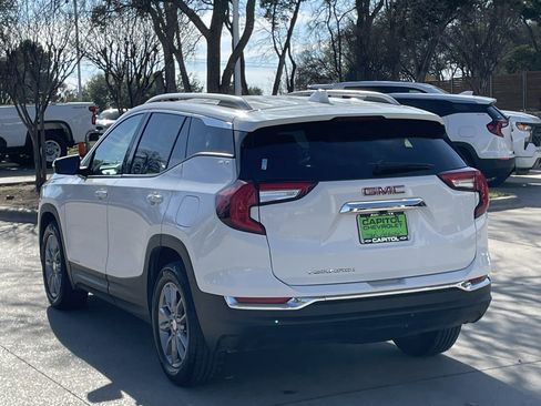 Used 2024 GMC Terrain SLT image 4