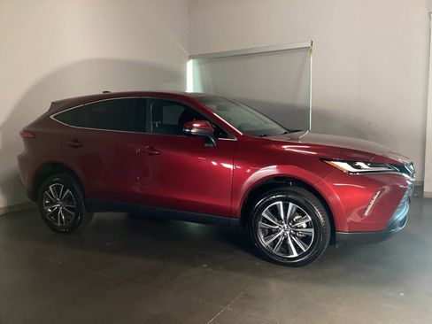 Certified 2023 Toyota Venza LE image 7