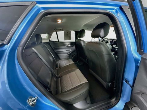 Used 2025 Chevrolet Trax LT FWD image 29