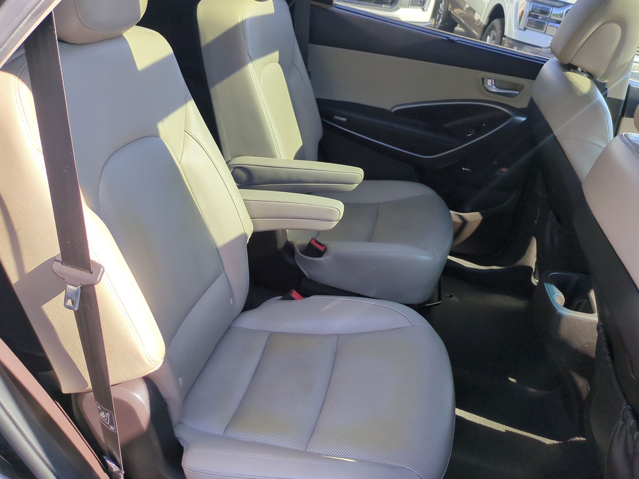 Used 2018 Hyundai Santa Fe Limited AWD/4WD image 31