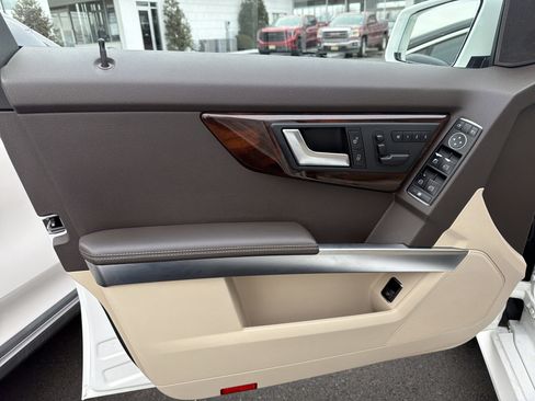 Used 2014 Mercedes-Benz GLK 350 4MATIC image 7