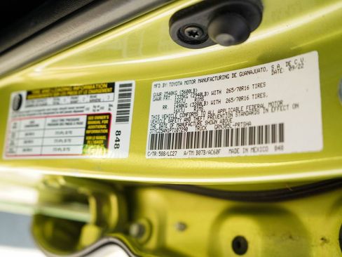 Used 2023 Toyota Tacoma TRD Off-Road w/ TRD Premium Off Road Package image 41