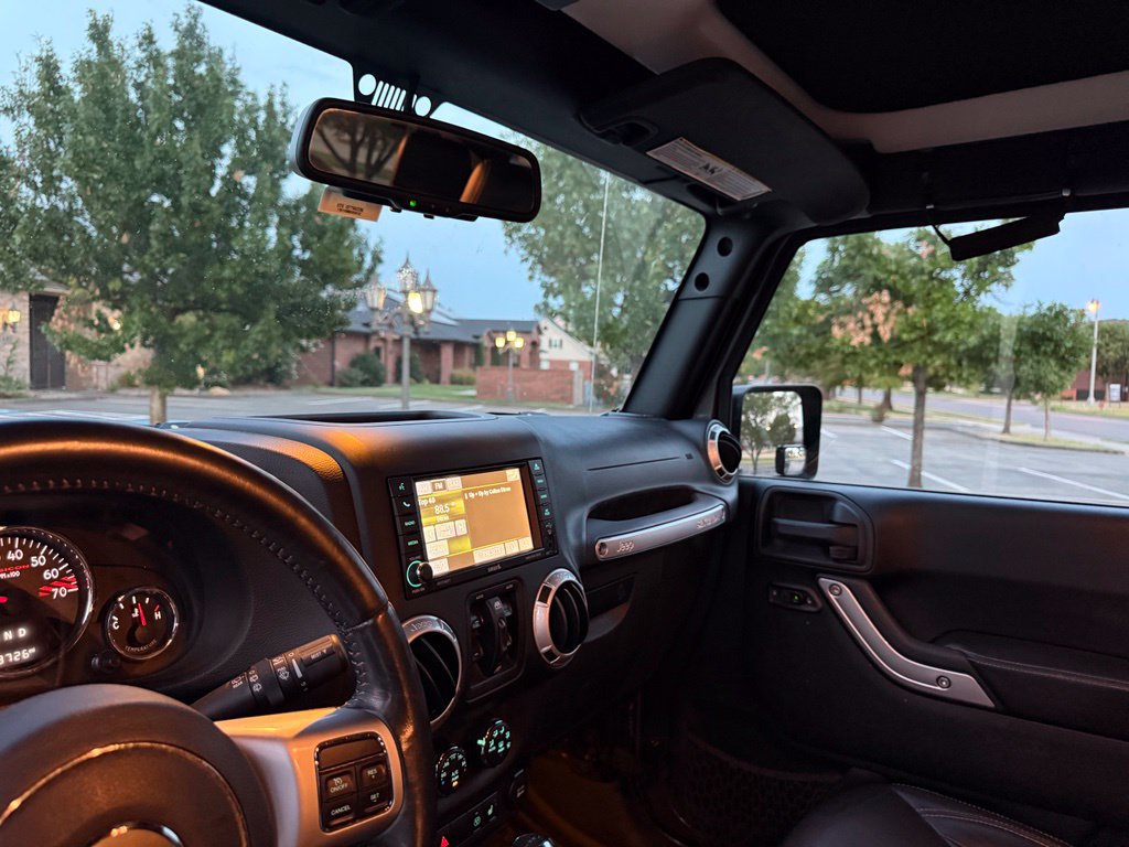Used 2017 Jeep Wrangler Unlimited Rubicon AWD/4WD image 42